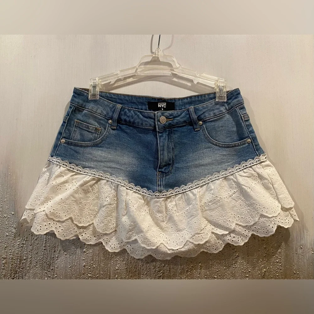 Madden NYC Blue Denim Mini Skirt With White Cotton Eyelet Lace Trim - Size S - Picture 4 of 12